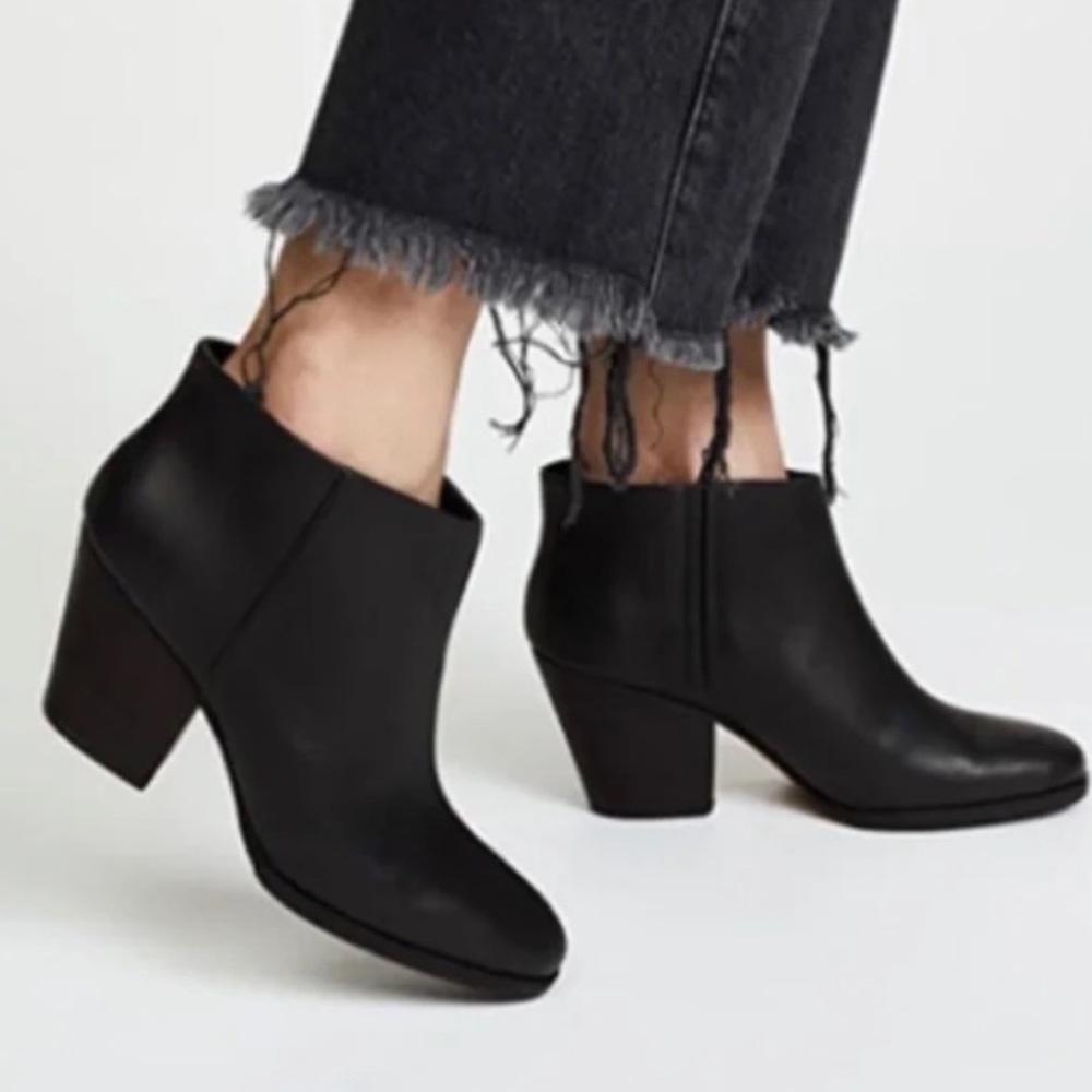 RACHEL Comey Mars Black Leather wide ankle Booties